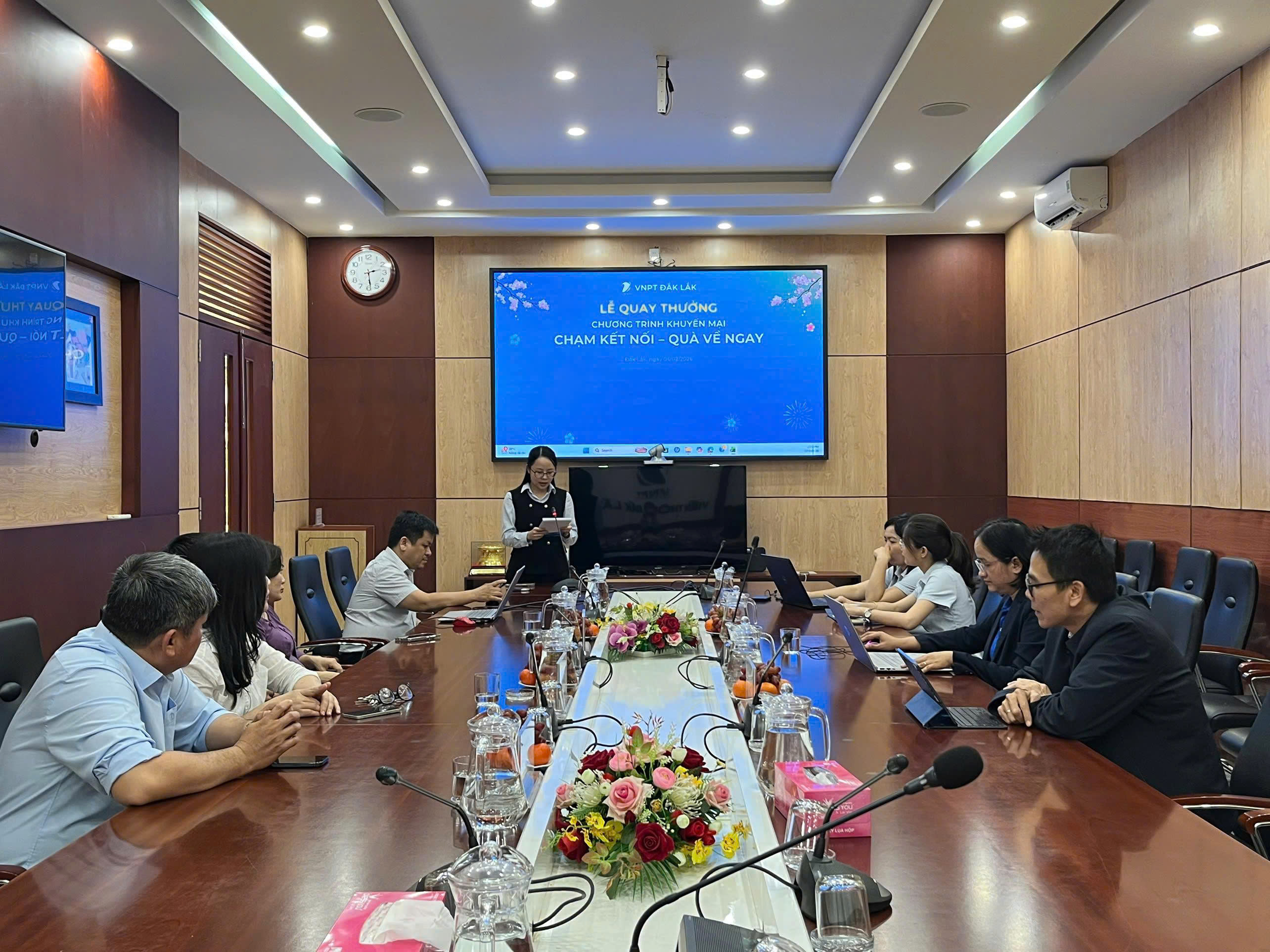 VNPT Đắk Lắk tổ chức lễ quay thưởng chương trình "Chạm kết nối - Quà về ngay"