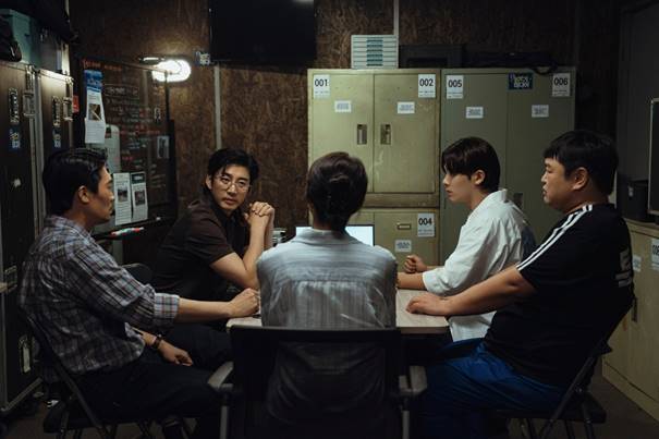 img_editor_2512010952037367_1